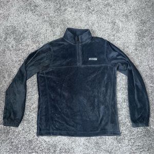 Men’s Columbia Pull-over Size: M
